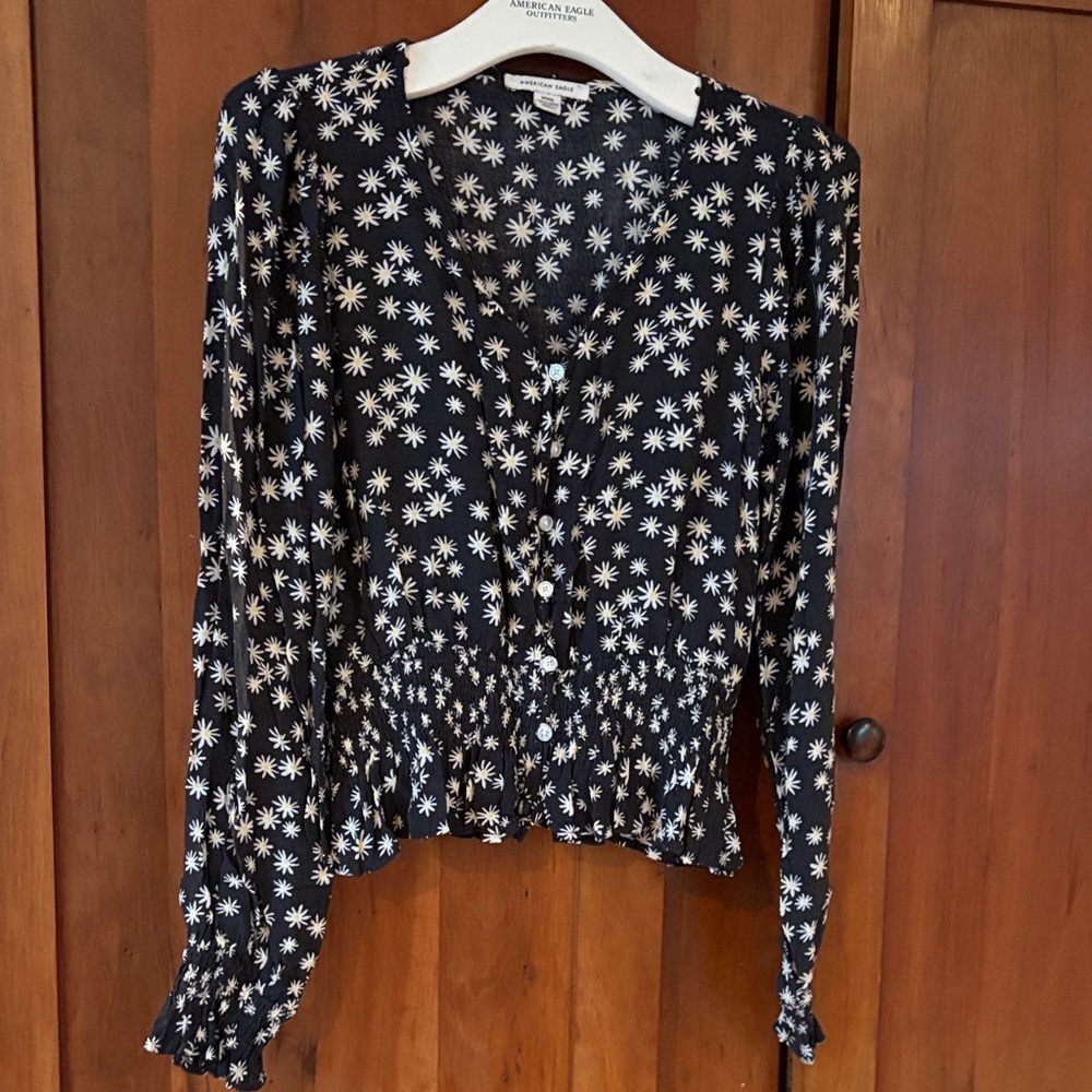 American Eagle Black and White Floral Blouse